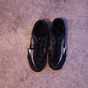 Mizuno size 9 cyclone speed 3 volleyball shoes
